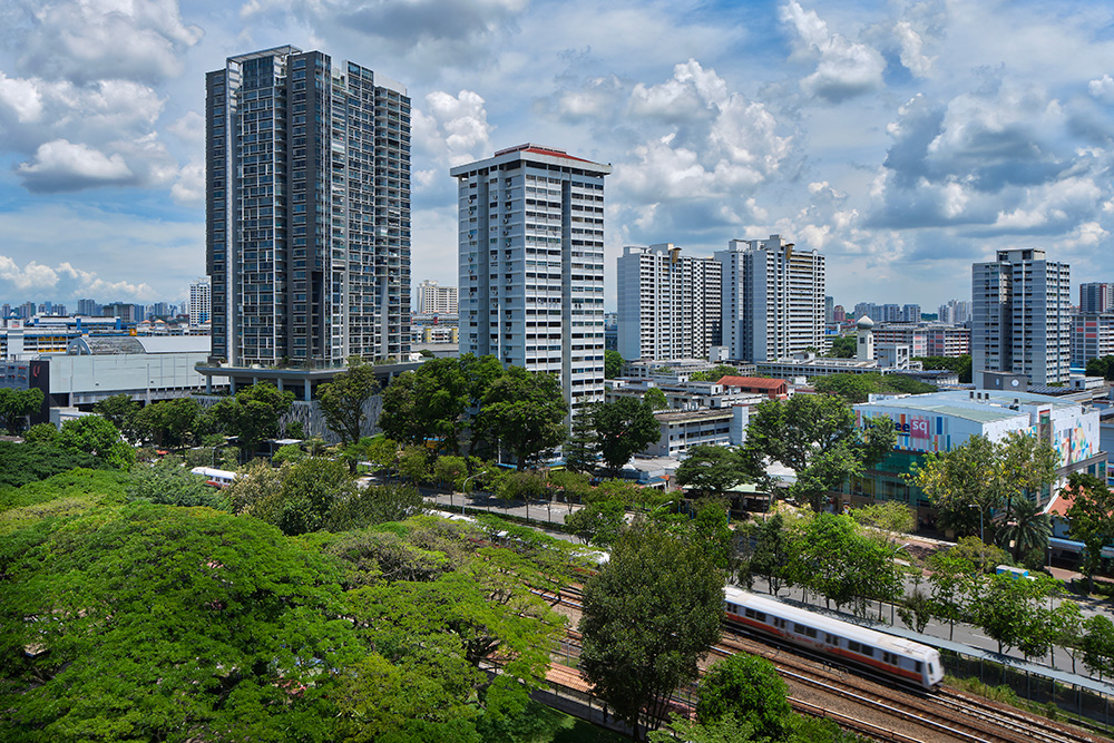 When it was completed in the late 1970s, Ang Mo Kio Town Centre was one of the largest town centres in Singapore.  Equipped with key amenities such as a polyclinic, a library and shopping centres, it was designed to serve approximately 245,000 residents.